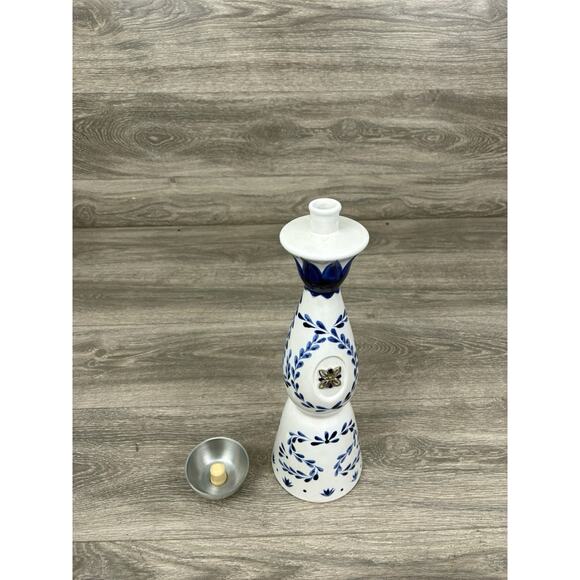 Clase Azul Reposado Tequila White And Blue Empty Bottle 750ML With Cap - Picture 7 of 8